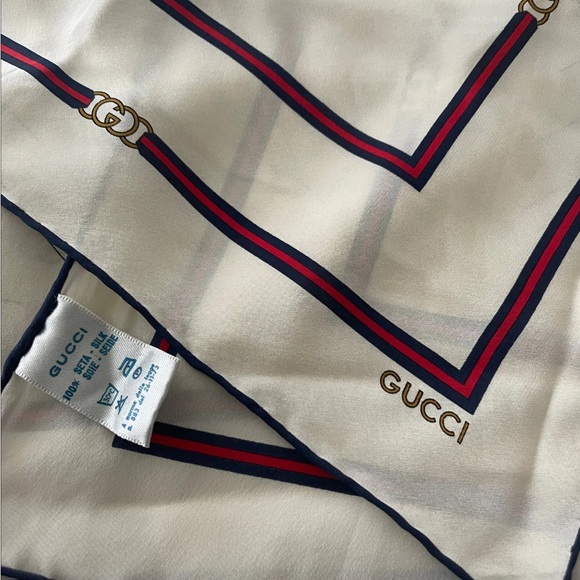 Gucci Accessories - Gucci 100% Silk Scarf